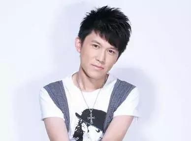 才发现高进写的歌全火了,真是一位华语歌坛不