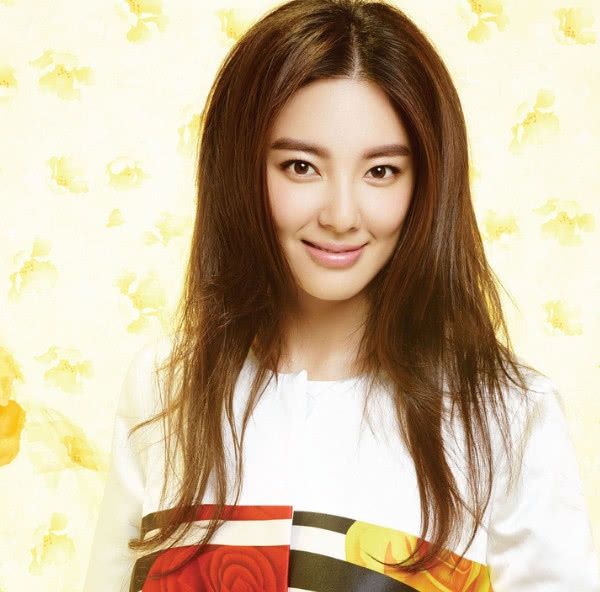 登上《男人装》杂志封面的明星,杨幂赵丽颖上