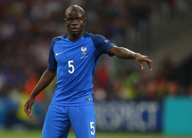 现役足坛六大中场球员,谁才是中场大师?