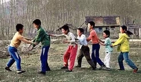 童年时那些有益而有趣的集体游戏活动,你带孩