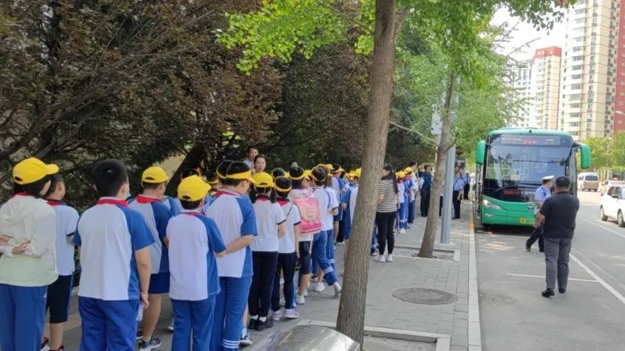 朝阳“通学定制公交”来了，涉及这3所学校（附路线、时刻信息→）