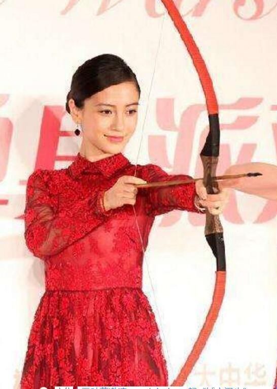 黄梦莹因在电视剧《三生三世十里桃花》中出演白浅的情敌"素锦"而被