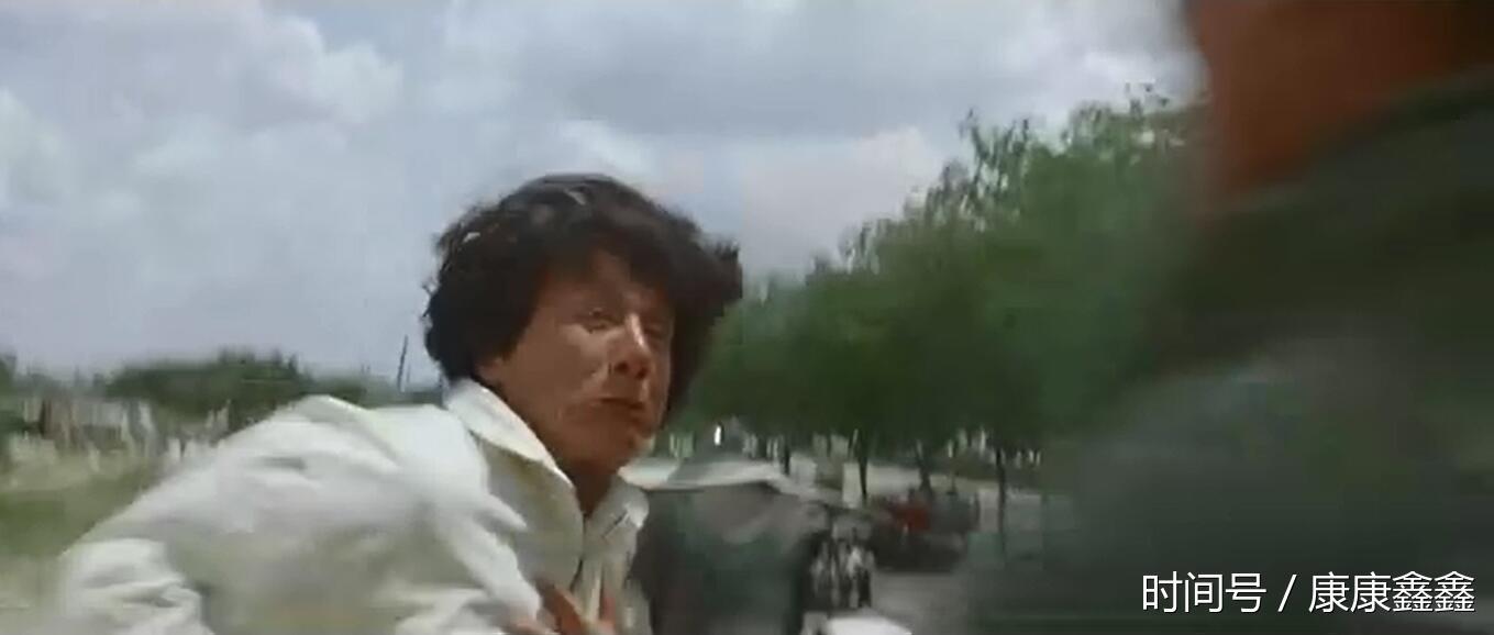 成龙《警察故事3超级警察》片尾曲特别适合迷