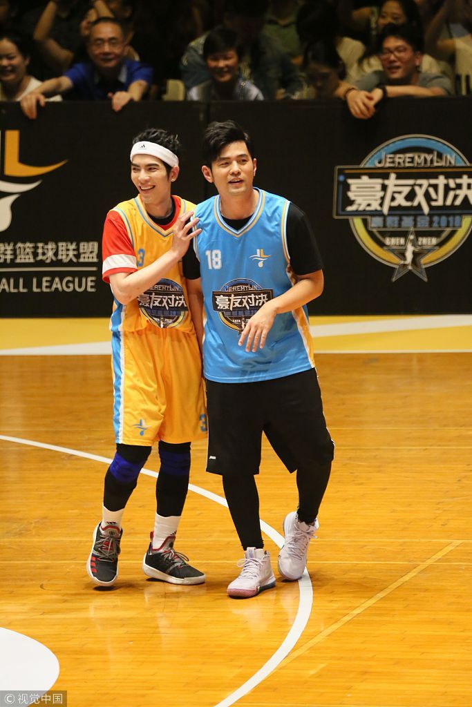 周杰伦萧敬腾助阵2018林书豪慈善赛 周董却因“奶茶后遗症”拖后腿 周杰伦萧敬腾助阵2018林书豪慈善赛 周董却因“奶茶后遗症”拖后腿