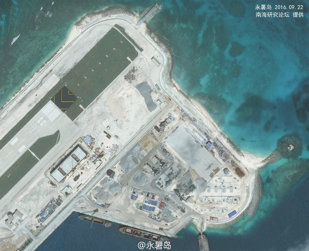 这组最新拍摄的卫星图片，将全景展示正在茁壮成长中的中国南海永暑礁与渚碧礁。
