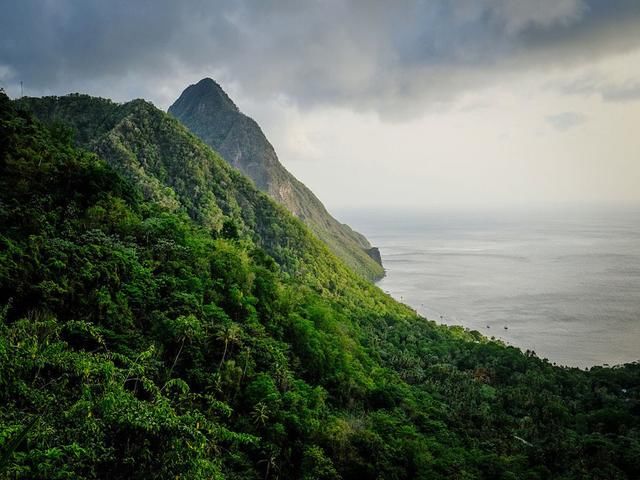 北美洲10个小国,个个不与中国建交,却视美国为