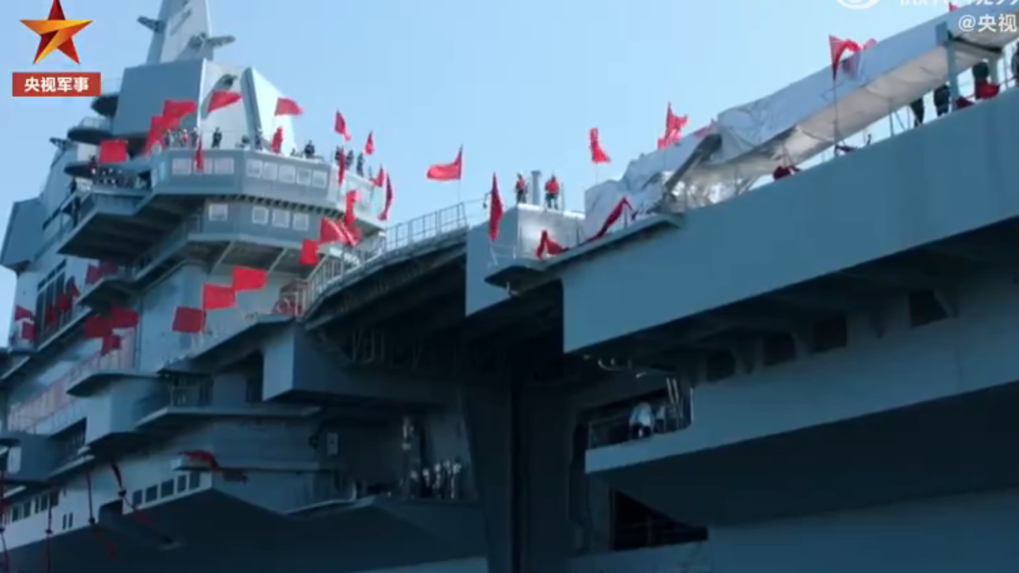 赞!首艘国产航母山东舰下水5周年 赞!首艘国产航母山东舰下水5周年