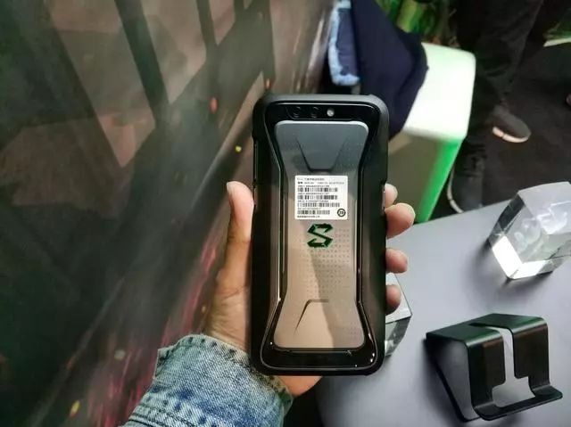 骁龙845全面屏手机售价不足三千?经典外观电