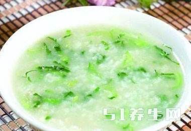 1岁以内宝宝吃这2种辅食,既促进宝宝发育又能