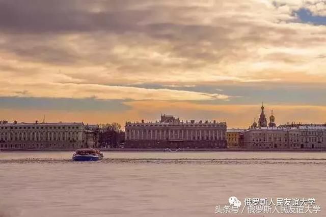 厉害了.中国游客在俄罗斯旅游就医两不误!