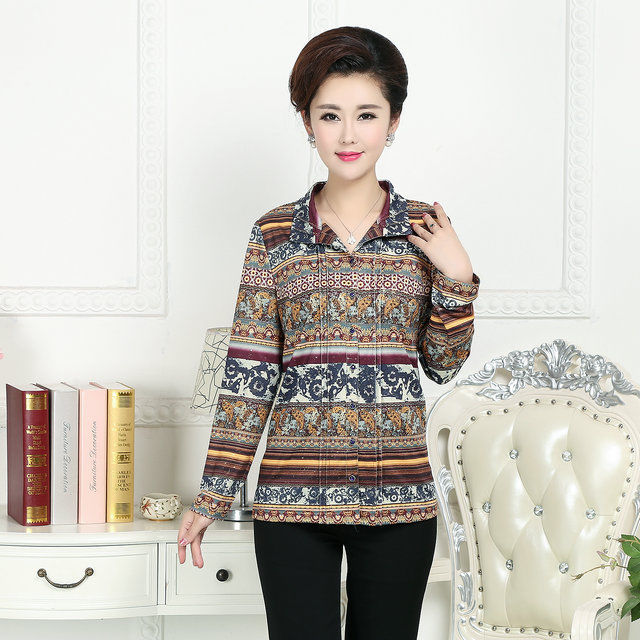 这12款巨美的连衣裙+雪纺衫,适合40岁以上女