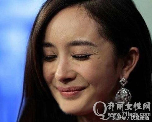 女明星的素颜照,刘亦菲雀斑成致命,杨幂皮肤敏