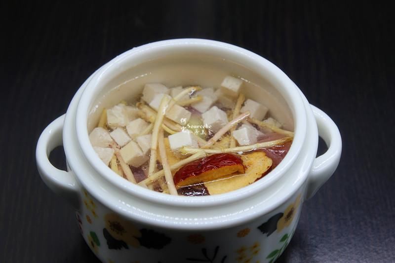 这草农村拿去喂牛,广州要卖50元1斤还不常见,春天最多人买它