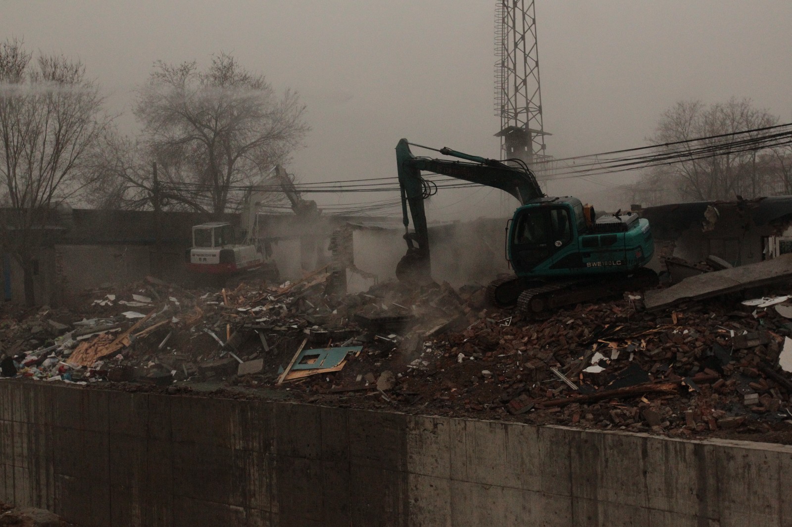 石景山拆除河道1200平米违建 建设美丽花园 石景山拆除河道1200平米违建 建设美丽花园