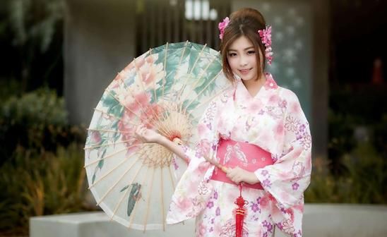 日本的和服、韩国的韩服、越南的奥黛、中国的