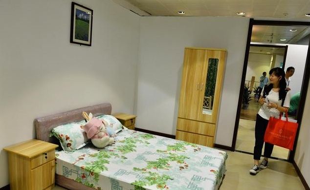 工厂保安工资,在东莞3500元,在深圳4千元,保安