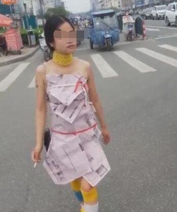 女生不穿布“裤子”走街头，无人识破，最后一位小哥眼神亮了！