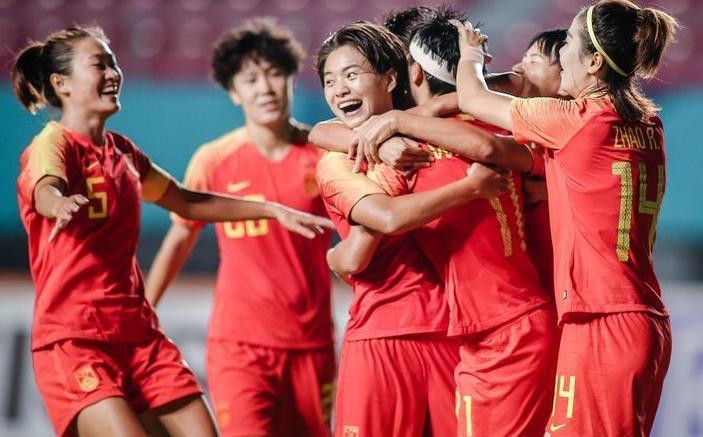 马云主动向他致敬!女足主帅表态:我是退役军人