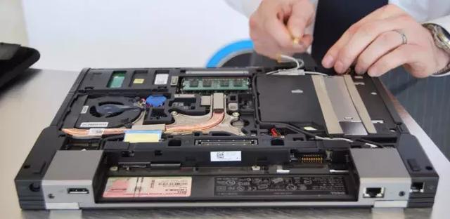 自己动手将旧液晶屏幕改造成精美的小电视