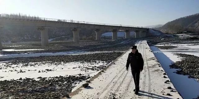 铁路民警杨邢培平凡的一天