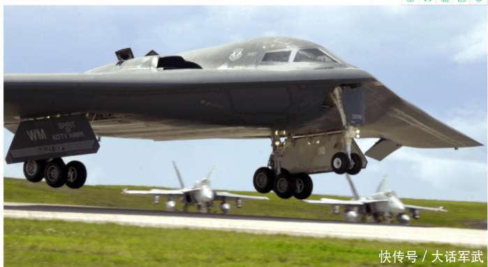 俄罗斯最新战略轰炸机亮相, 配备超高音速导弹