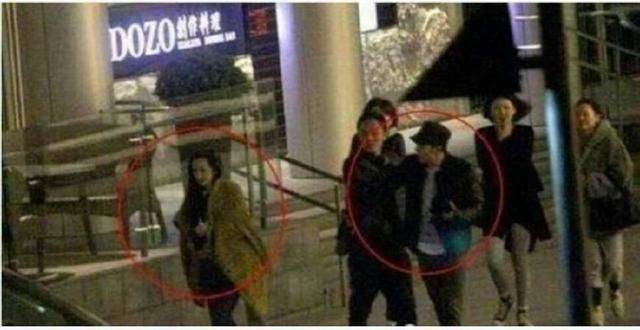 现身机场刘恺威怒指杨幂大骂,曾恩爱夫妻终究