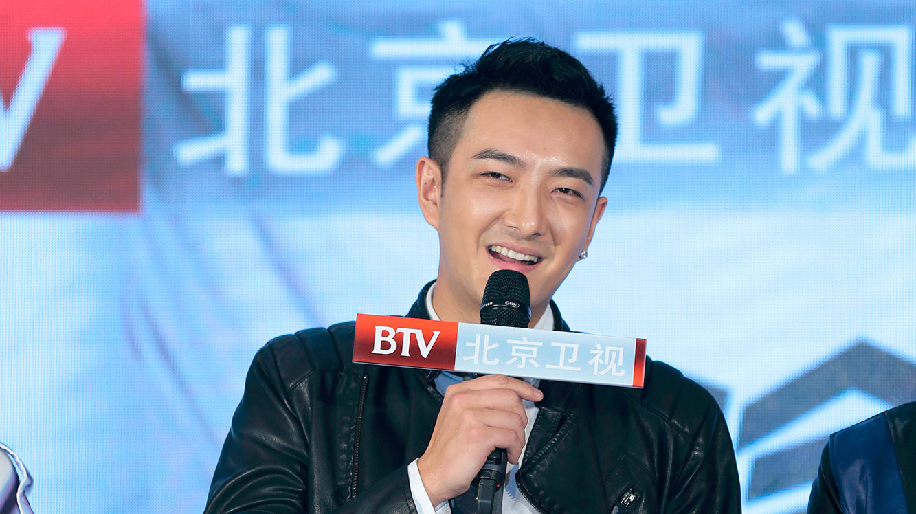 启杰出演张嘉译“祸精”徒弟 坦言超紧张