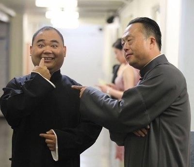 侯震是相声大家侯宝林长孙,是老大侯耀中的儿子,侯耀文和侯耀华的侄子