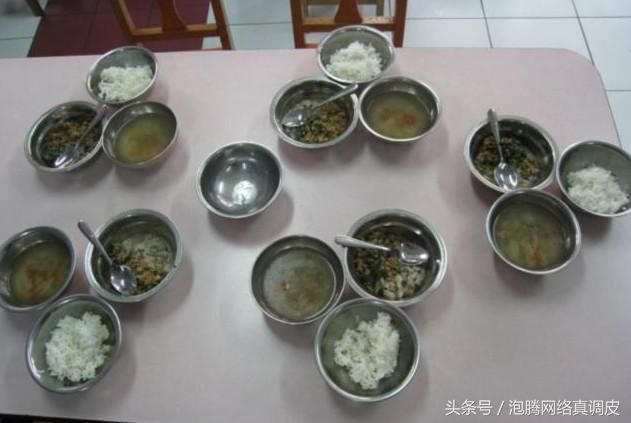 宝宝称赞幼儿园的菜香,看到老师无意中发的这