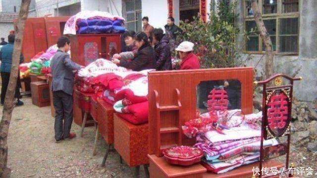 农村婚姻: 福建农村小伙娶媳妇, 女方嫁妆装满五