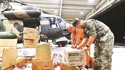 主播点评：致敬“逆行者”！我们的平安由他们守护
