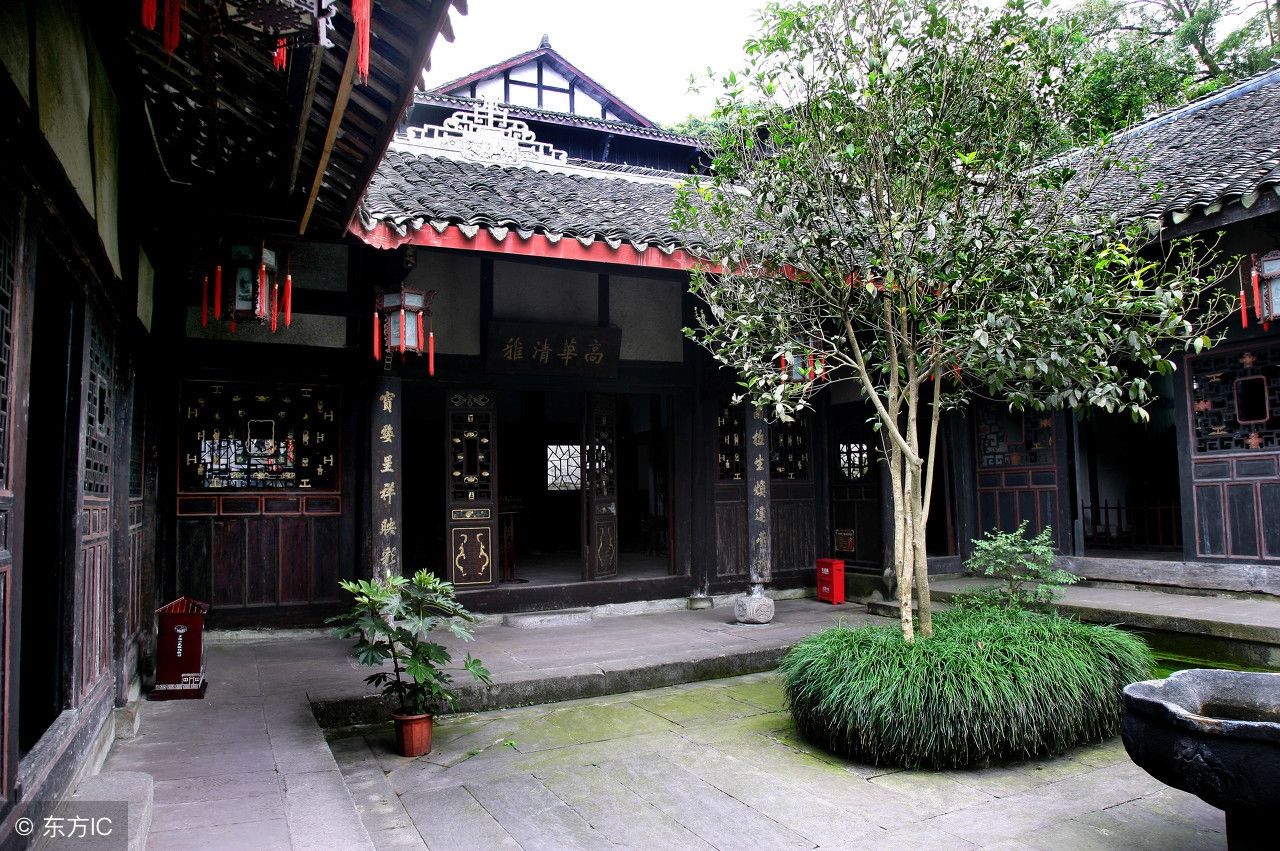 看看北京后海旁边的四合院都住着什么人呢?