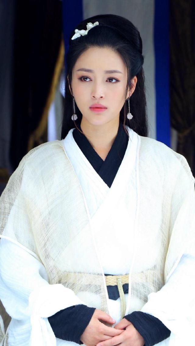 第四个就是《择天记》之中的吴倩,虽然这部电视剧的两大主角被很多