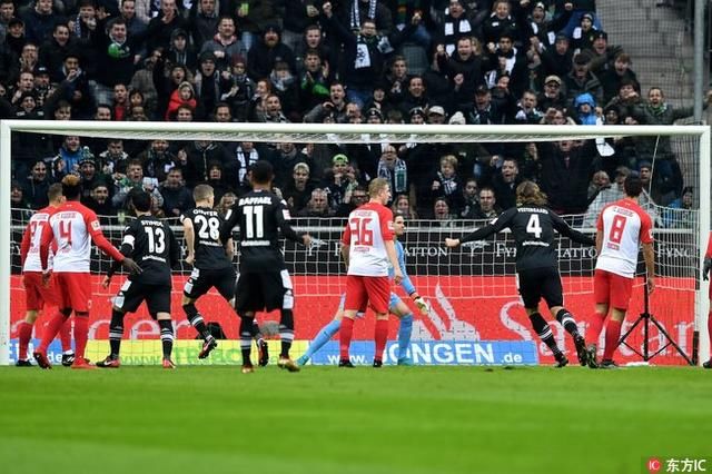 德甲第19轮 门兴格拉德巴赫取胜奥格斯堡 尝得