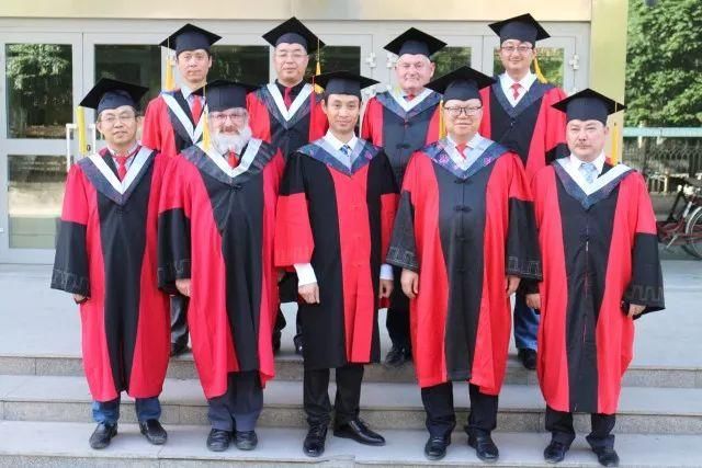 他是中科院与比利时根特大学联合博士生,本科