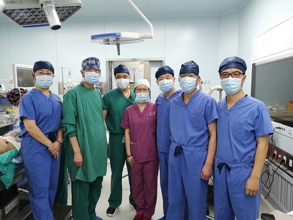 十小时惊心动魄，她的主动脉全换成人工血管!上海市一医院多学科手术救回病人