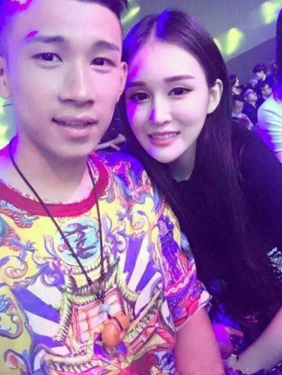 天佑直播间今日解封,赵本山女儿球球却选择在