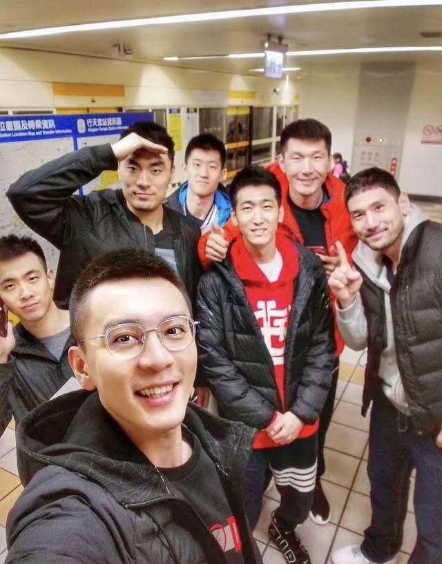 辽宁开启卫冕冠军之路!老队长杨鸣职业生涯完