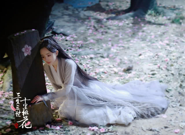 白浅扮相谁更美?杨幂刘亦菲最仙,贾玲像发胖版