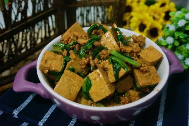 豆腐和它一起炒,去饭店都吃不到,开胃又下饭