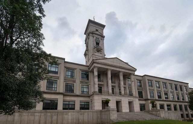 最强的3所中外合办大学,学费每年近10万,分数