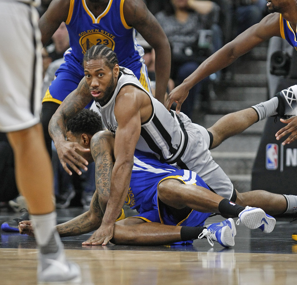 组图-库里落寞邓肯大笑 马刺复仇勇士主场44连胜