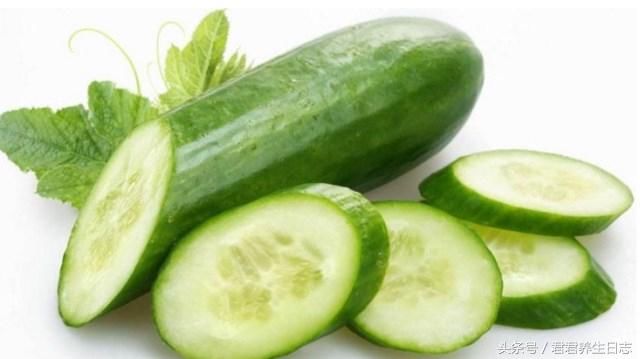 经常用黄瓜片泡水喝,三个月之后身体会出现惊