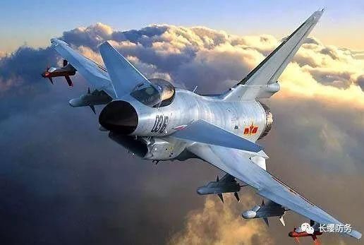 从矢量喷口到隐身优化,歼10战机尴尬中的求生