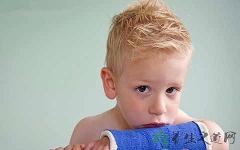 小孩胳膊脱臼挂什么科