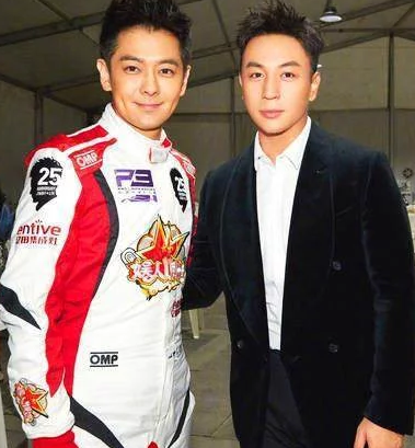 释小龙背景有多大?成龙都不敢惹,连向华强也要