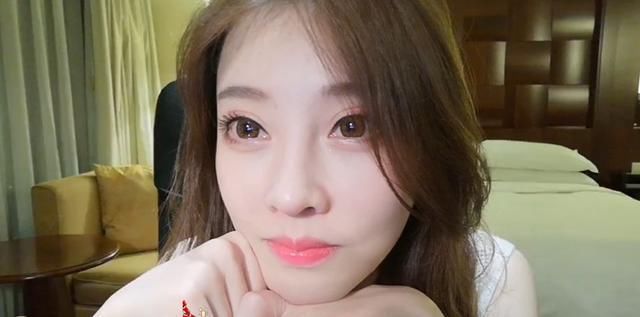 冯提莫5分钟被神秘土豪输出60万人民币,直播间