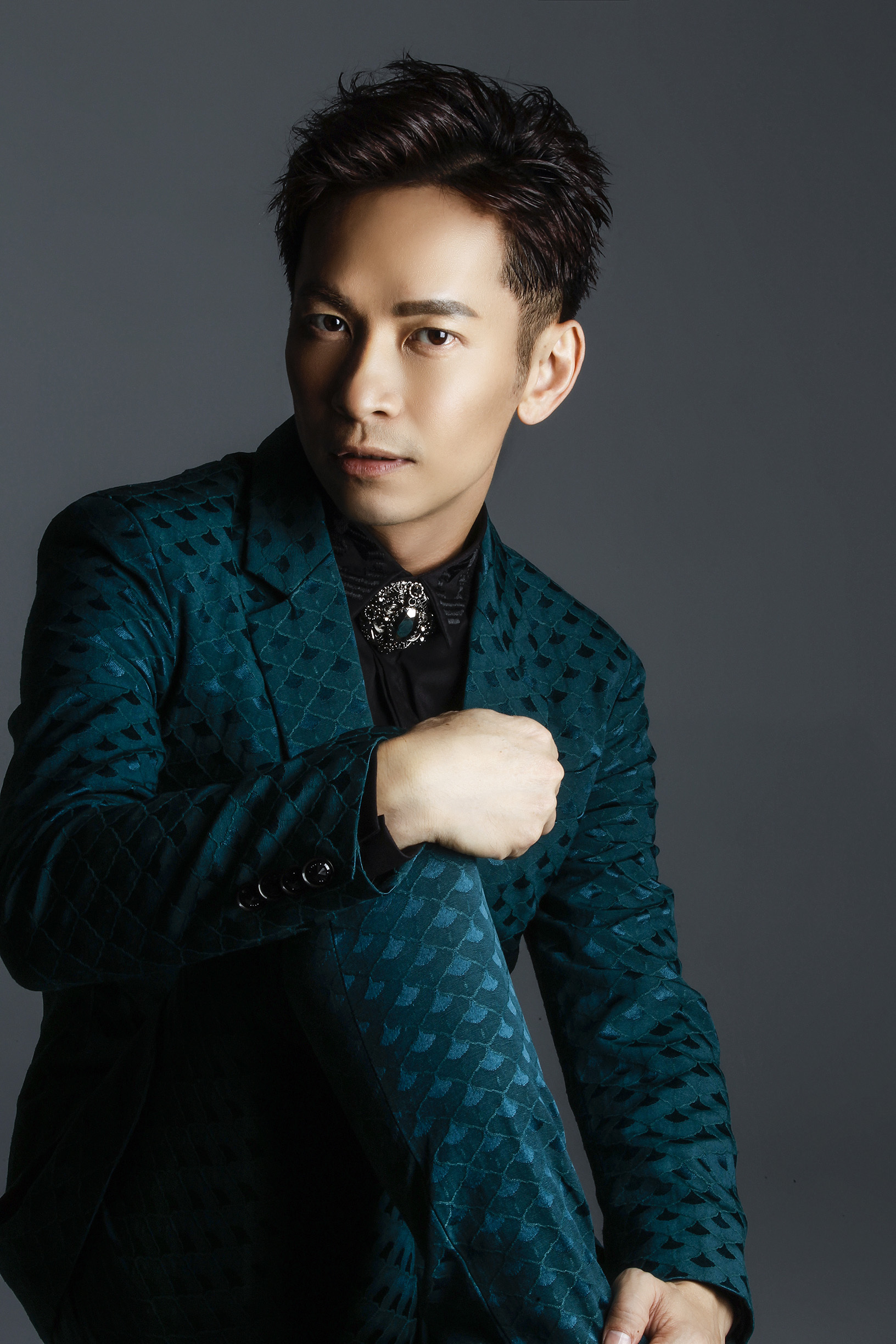 张智成《瘀青》:能唱进心坎能治愈心灵