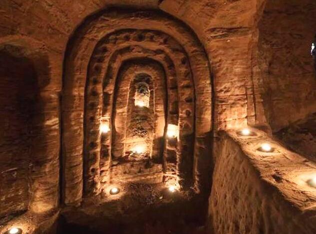 男子买下满是兔子洞的荒地 挖出东西却让人瞠目结舌