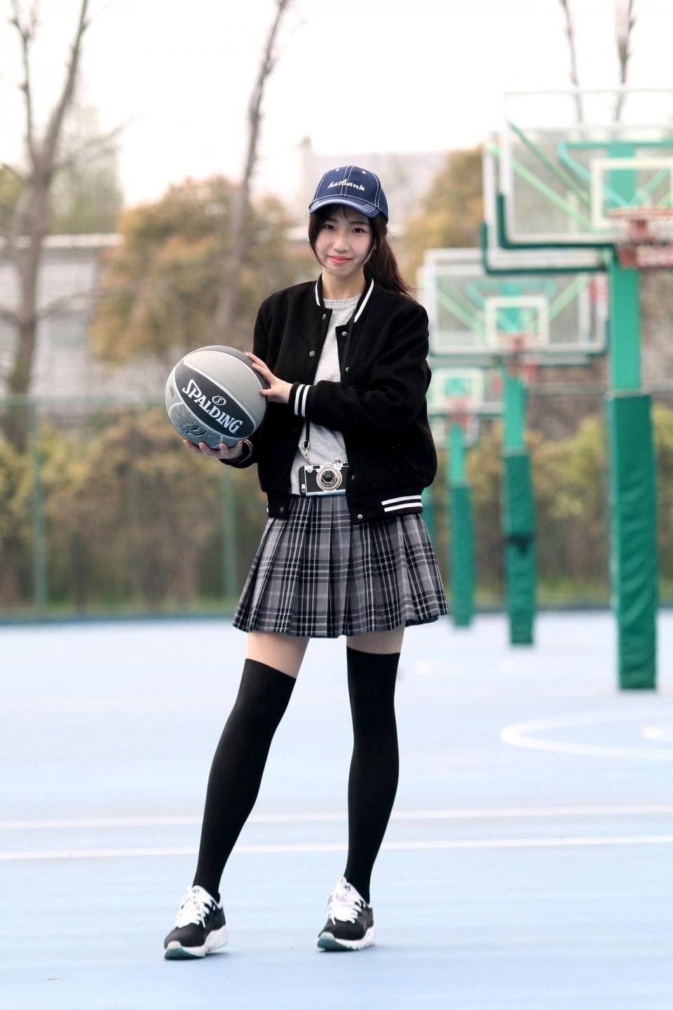 大长腿收割季!复旦交大华师同济,上海哪所大学的学霸女神最会穿?